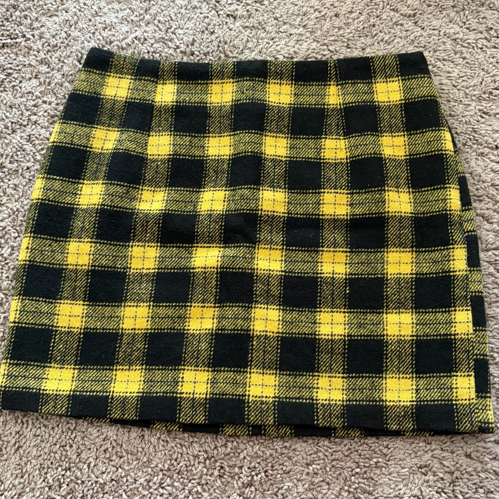 Forever 21 Yellow and Black Plaid Mini Skirt